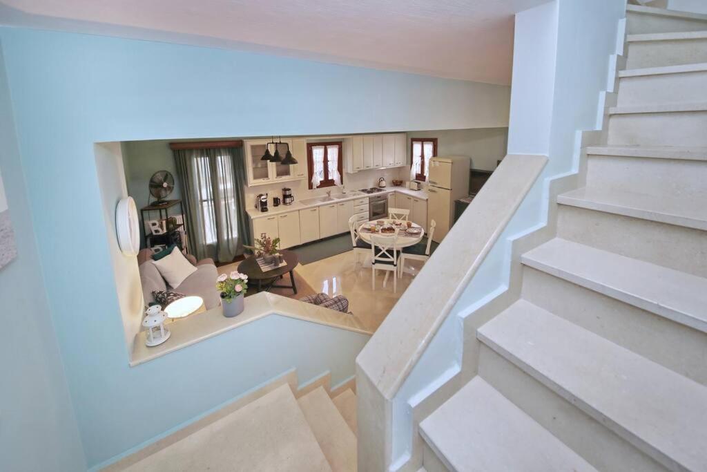 RODIANNA HOUSE