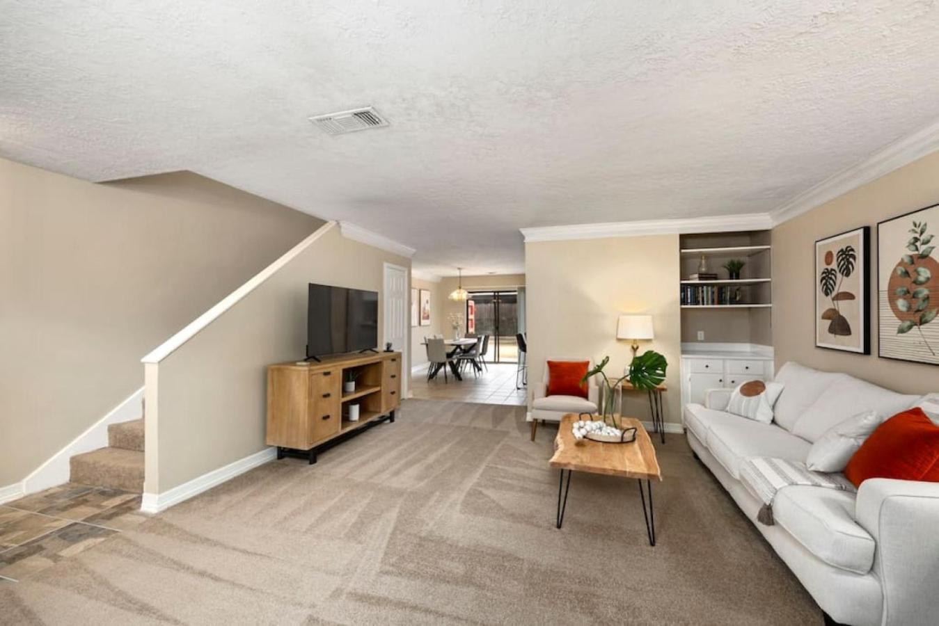 Modern Montrose Townhome Sleeps 10 Walk to Dining & Downtown