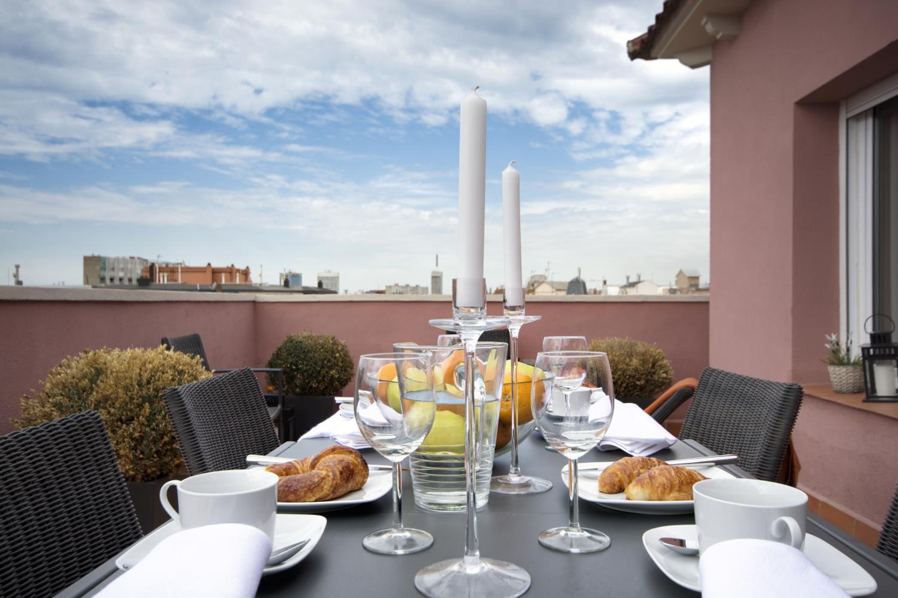 Eixample Building Apartments by Mercedes Heritage