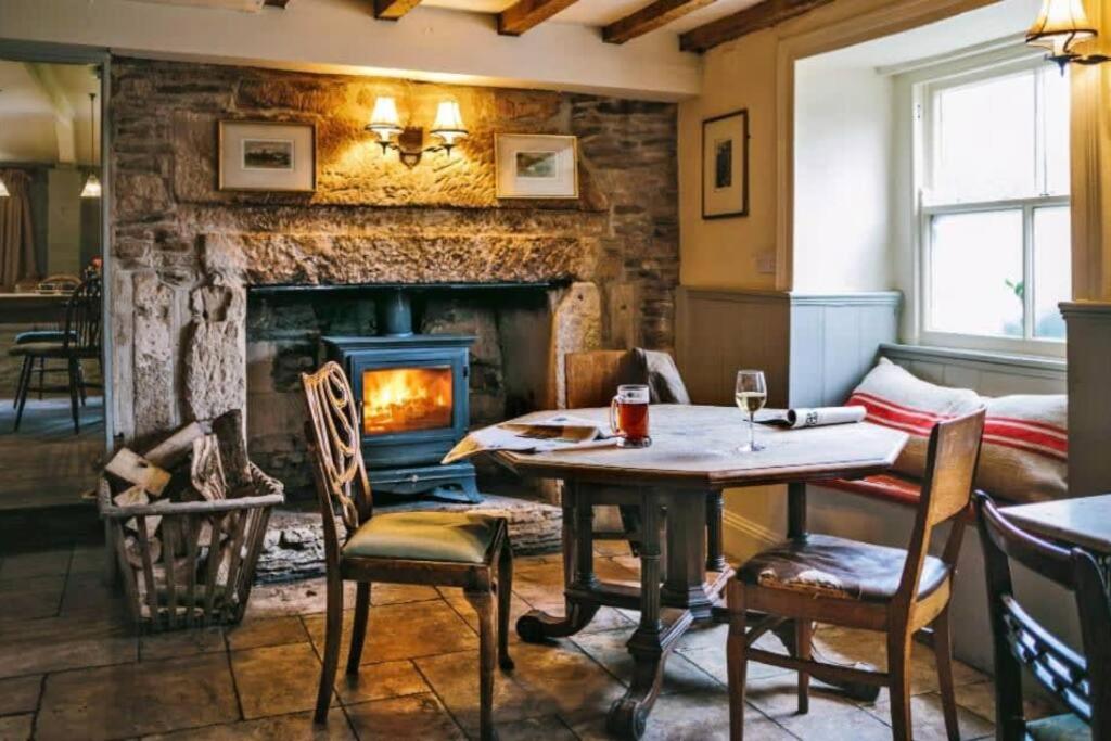 Cotswold Luxury Coach House - ideal for couples, w/ EV charging view 5
