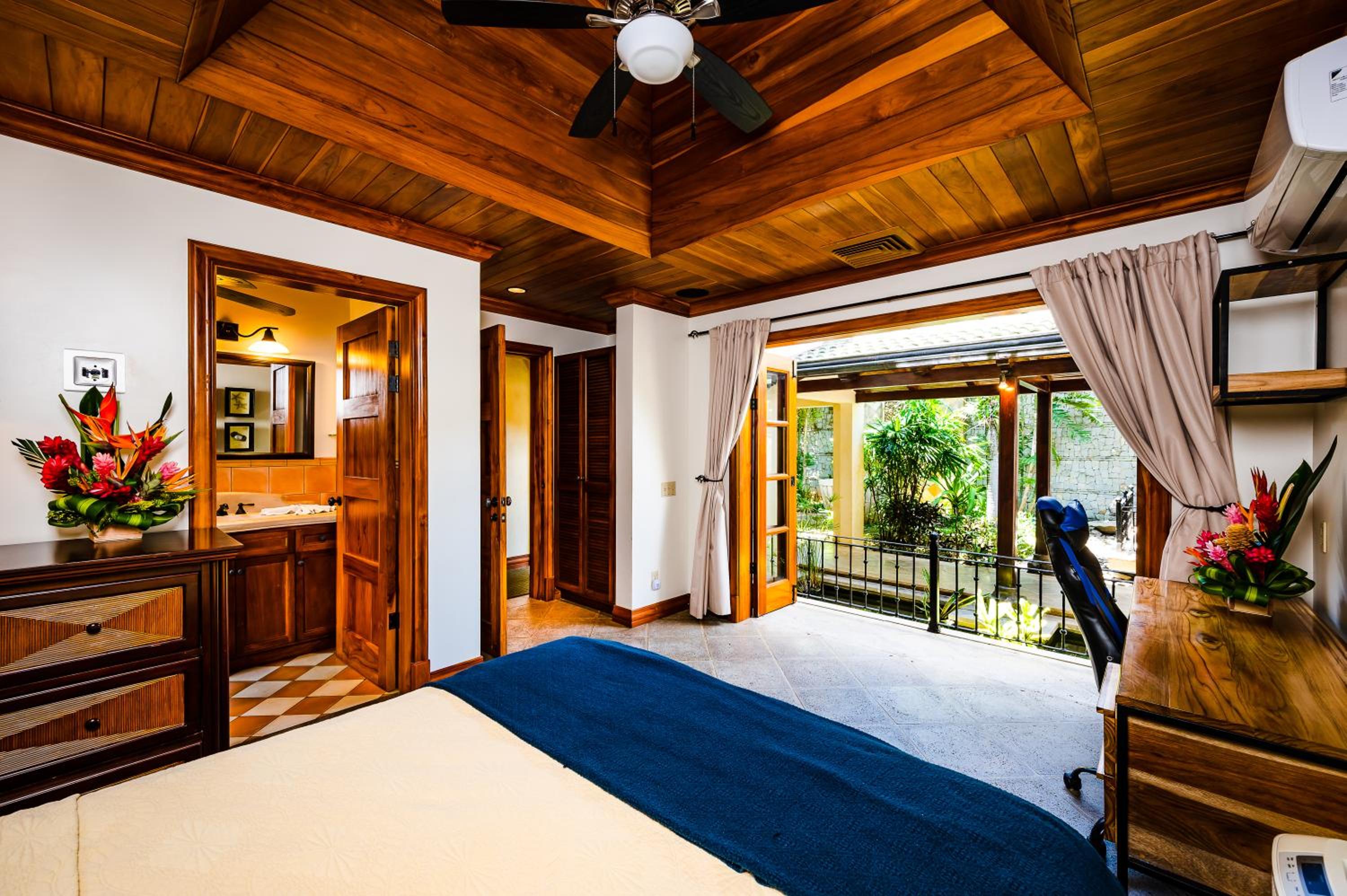 Casa Arrecife - 5bdr Beachfront Villa - Ethereal sunsets