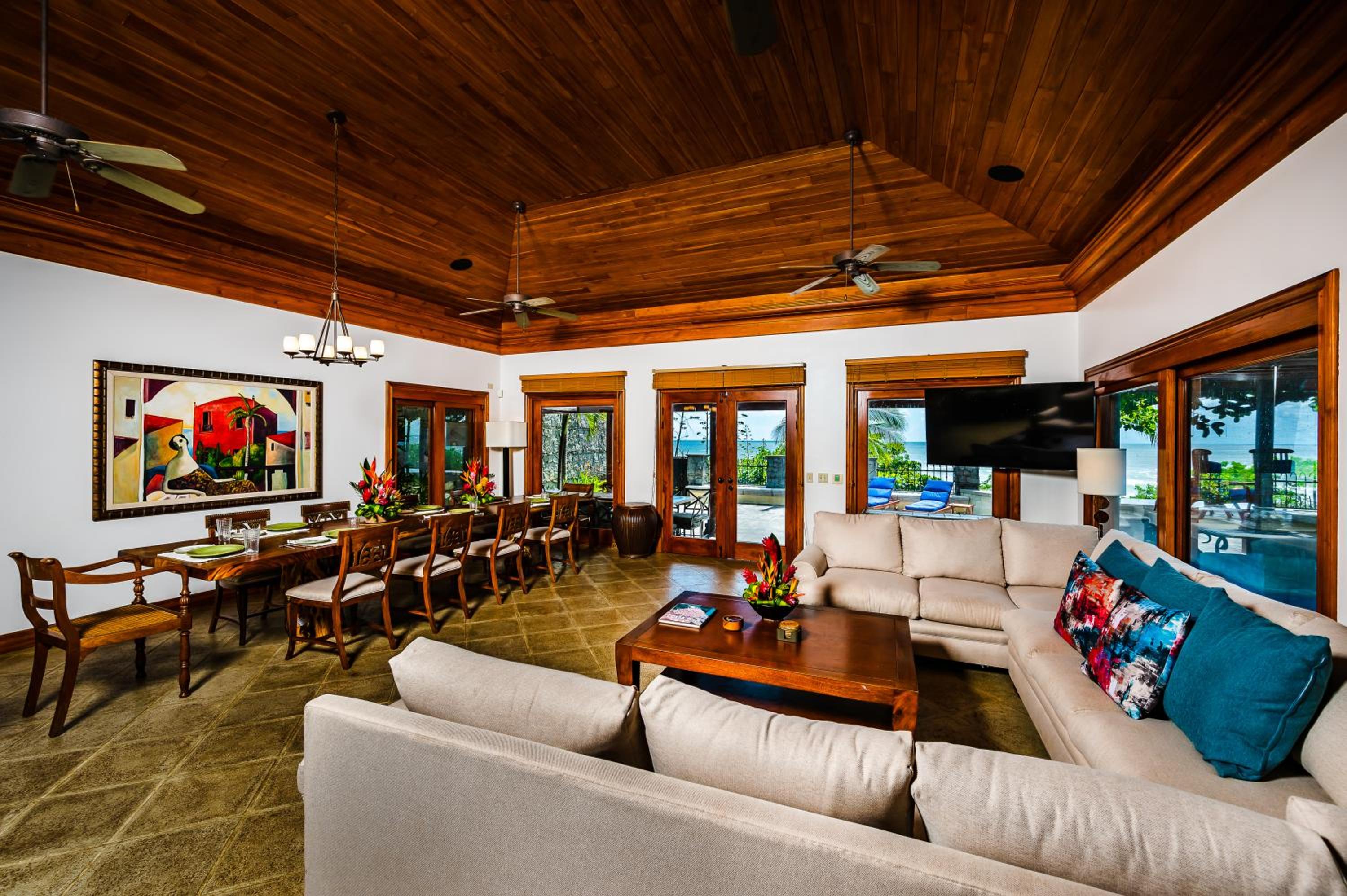 Casa Arrecife - 5bdr Beachfront Villa - Ethereal sunsets