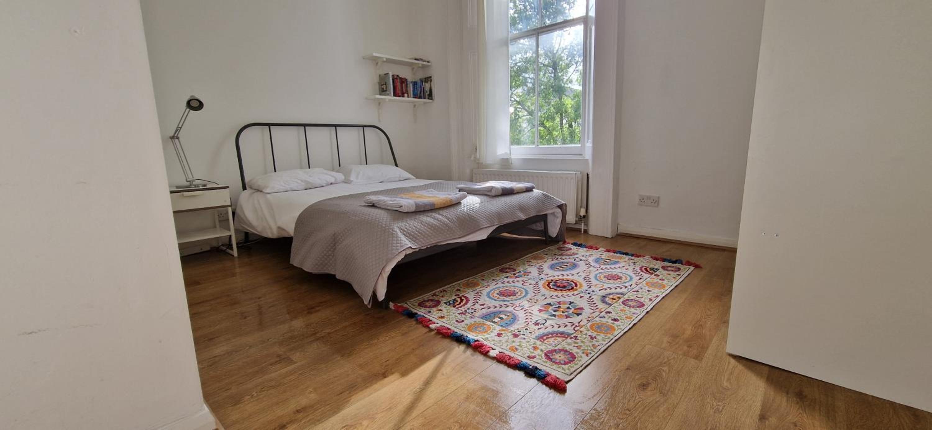 Primrose Hill - Charming, Cosy, 2 Double Bedrooms Apartment