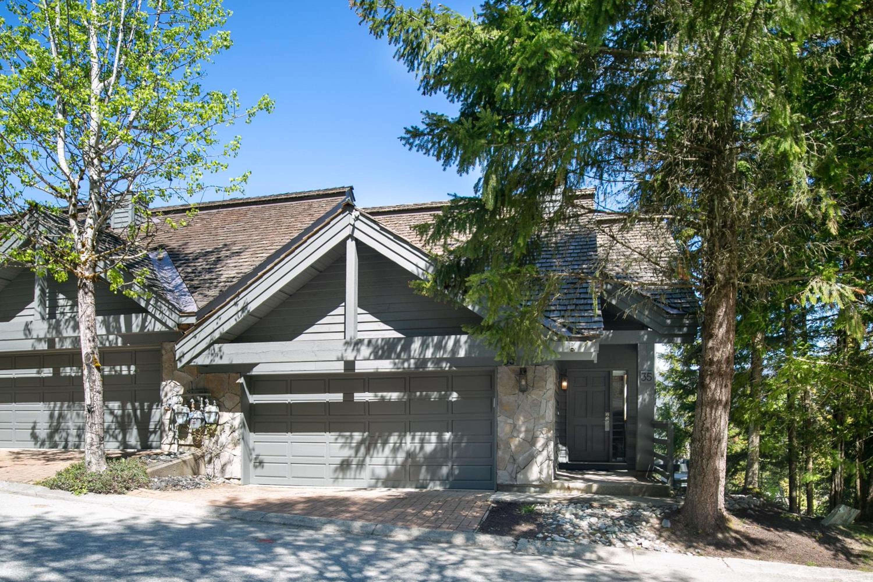 Northern Lights 35 | Spacious Townhome Close to Village with Hot Tub, Mountain View & Garage Parking