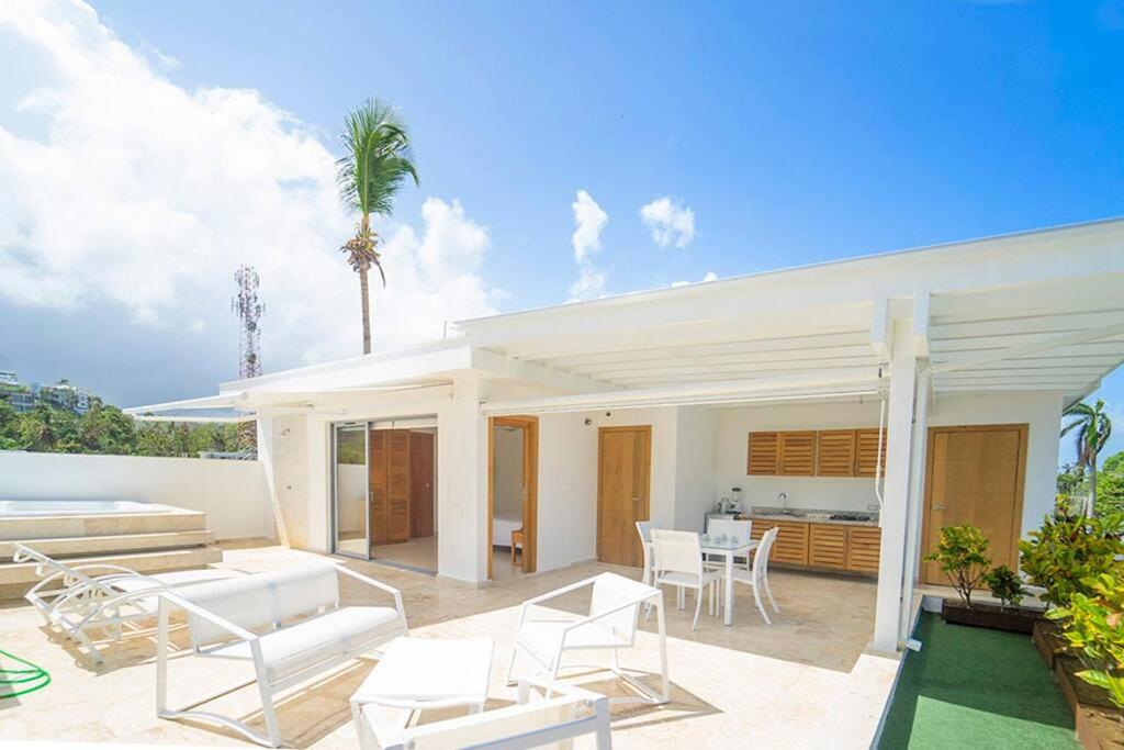 Luxury penthouse close the beach