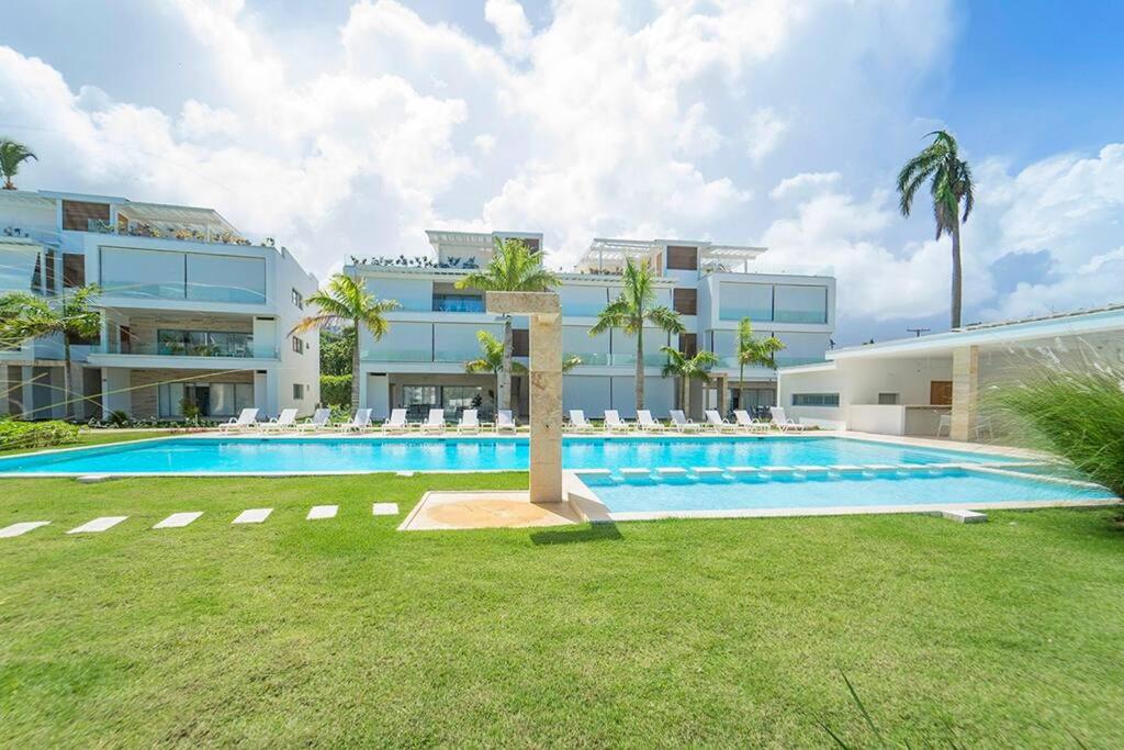 Luxury penthouse close the beach