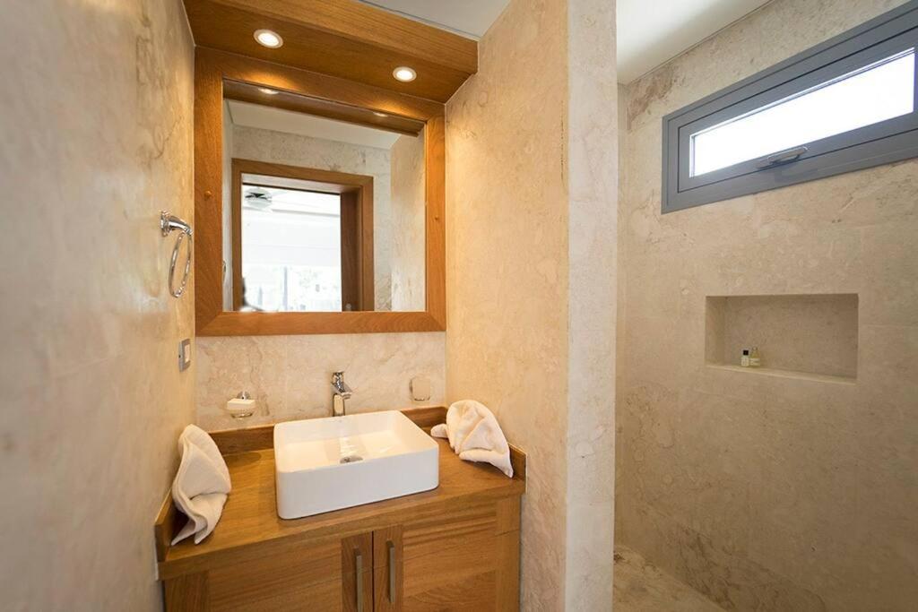 Luxury penthouse close the beach