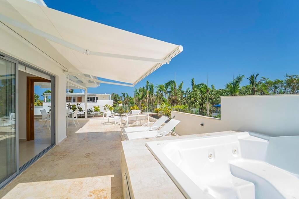 Luxury penthouse close the beach