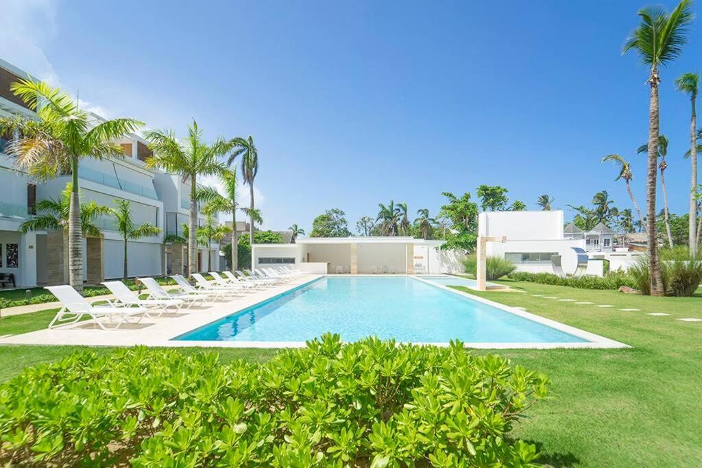 Luxury penthouse close the beach