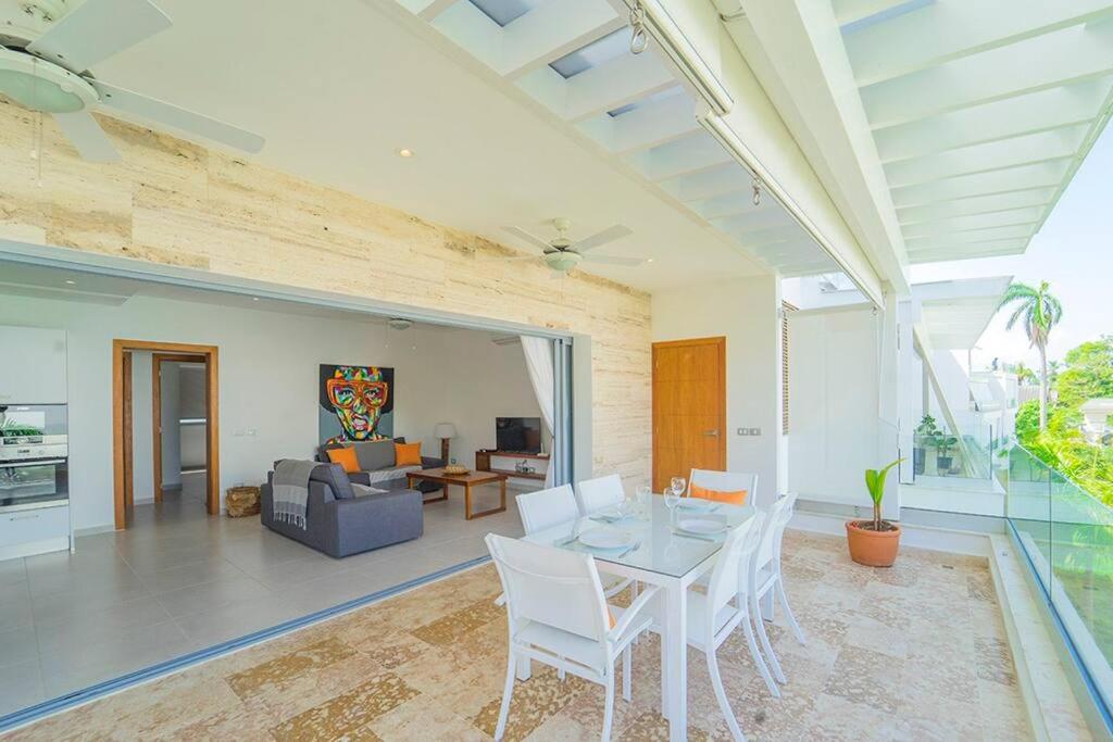 Luxury penthouse close the beach