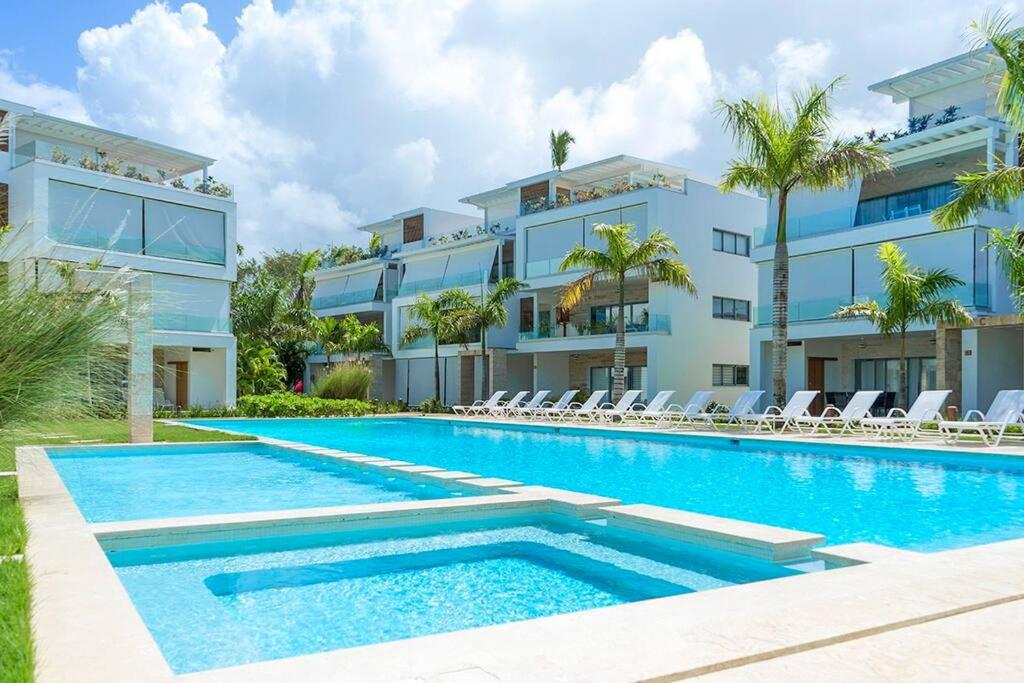 Luxury penthouse close the beach