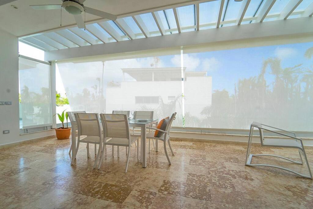 Luxury penthouse close the beach