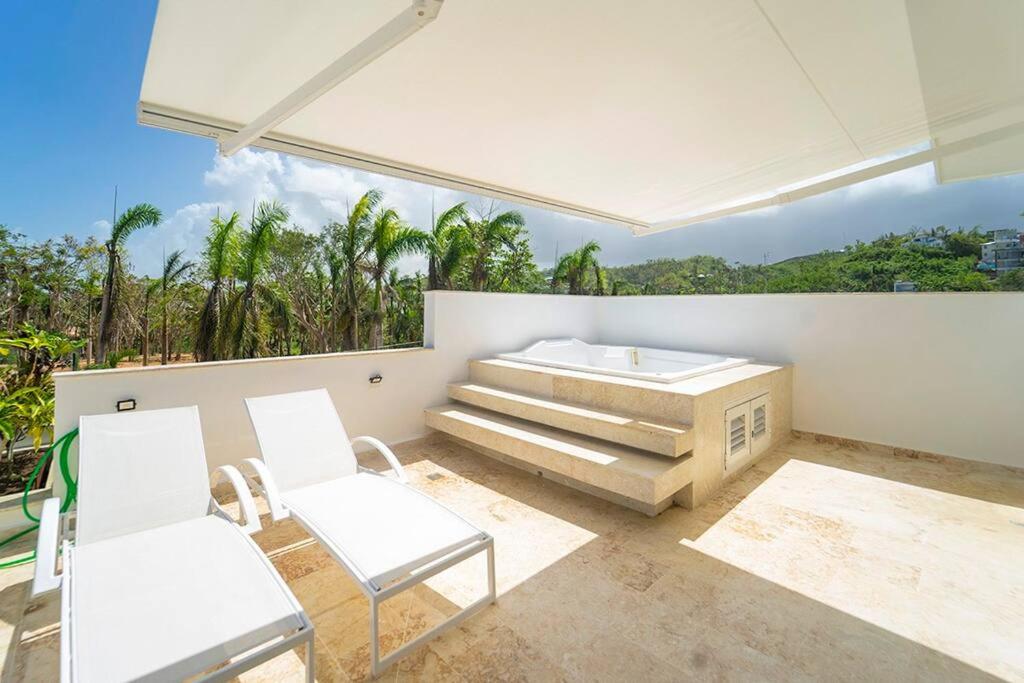 Luxury penthouse close the beach