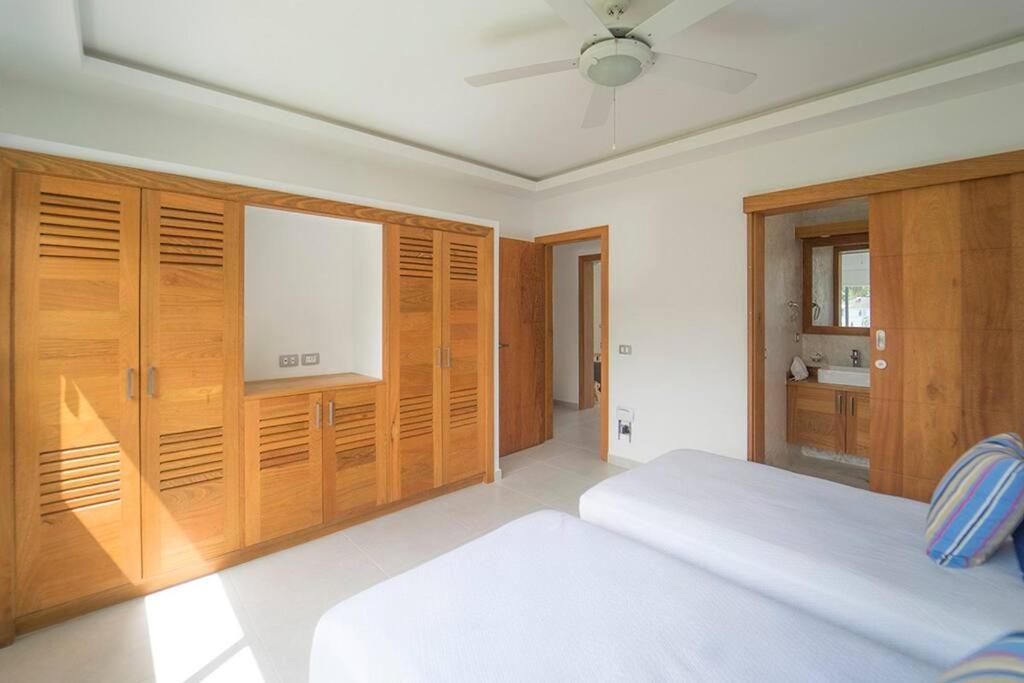 Luxury penthouse close the beach