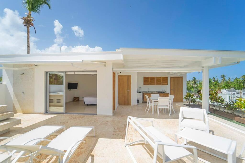 Luxury penthouse close the beach