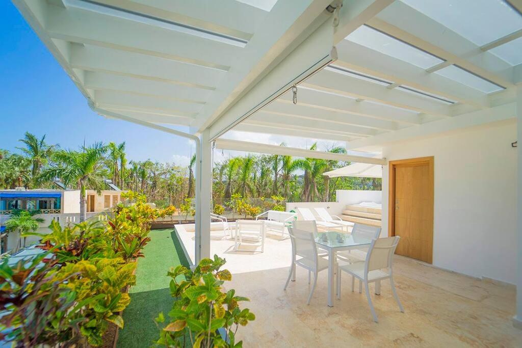 Luxury penthouse close the beach