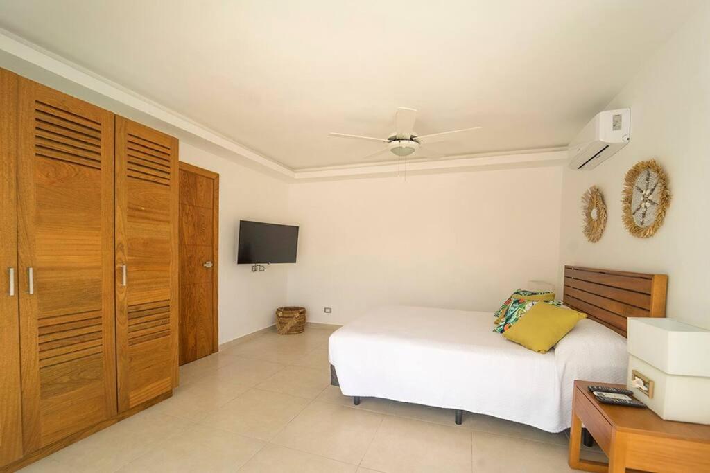 Luxury penthouse close the beach