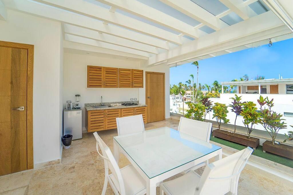Luxury penthouse close the beach