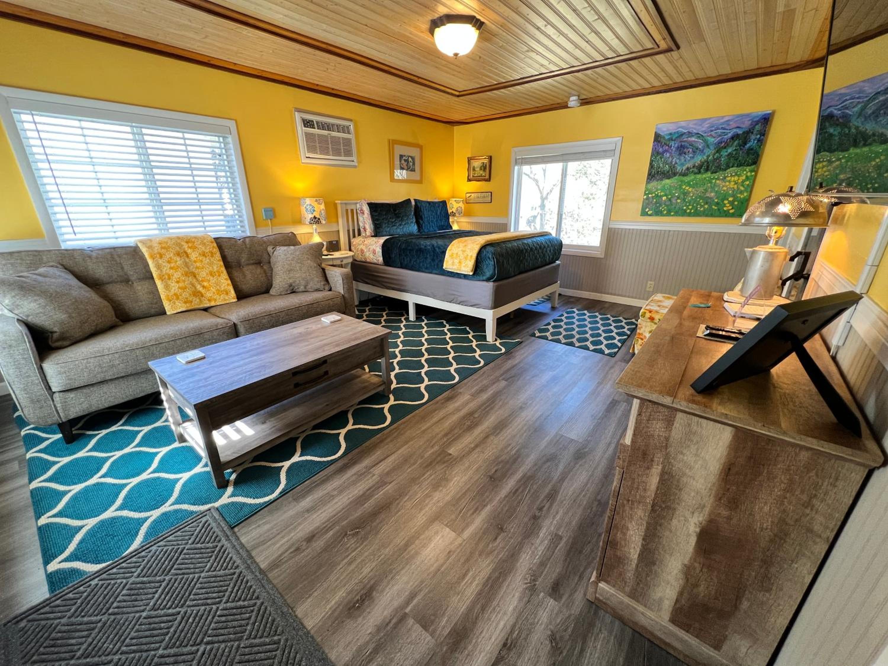Sherwood Court Cottages & Guest Rooms