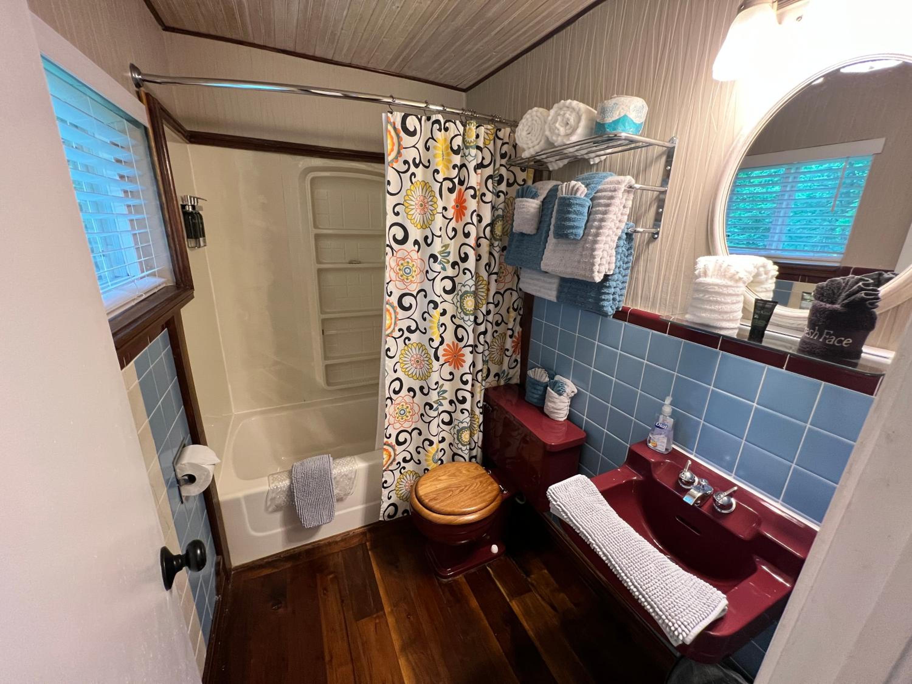 Sherwood Court Cottages & Guest Rooms