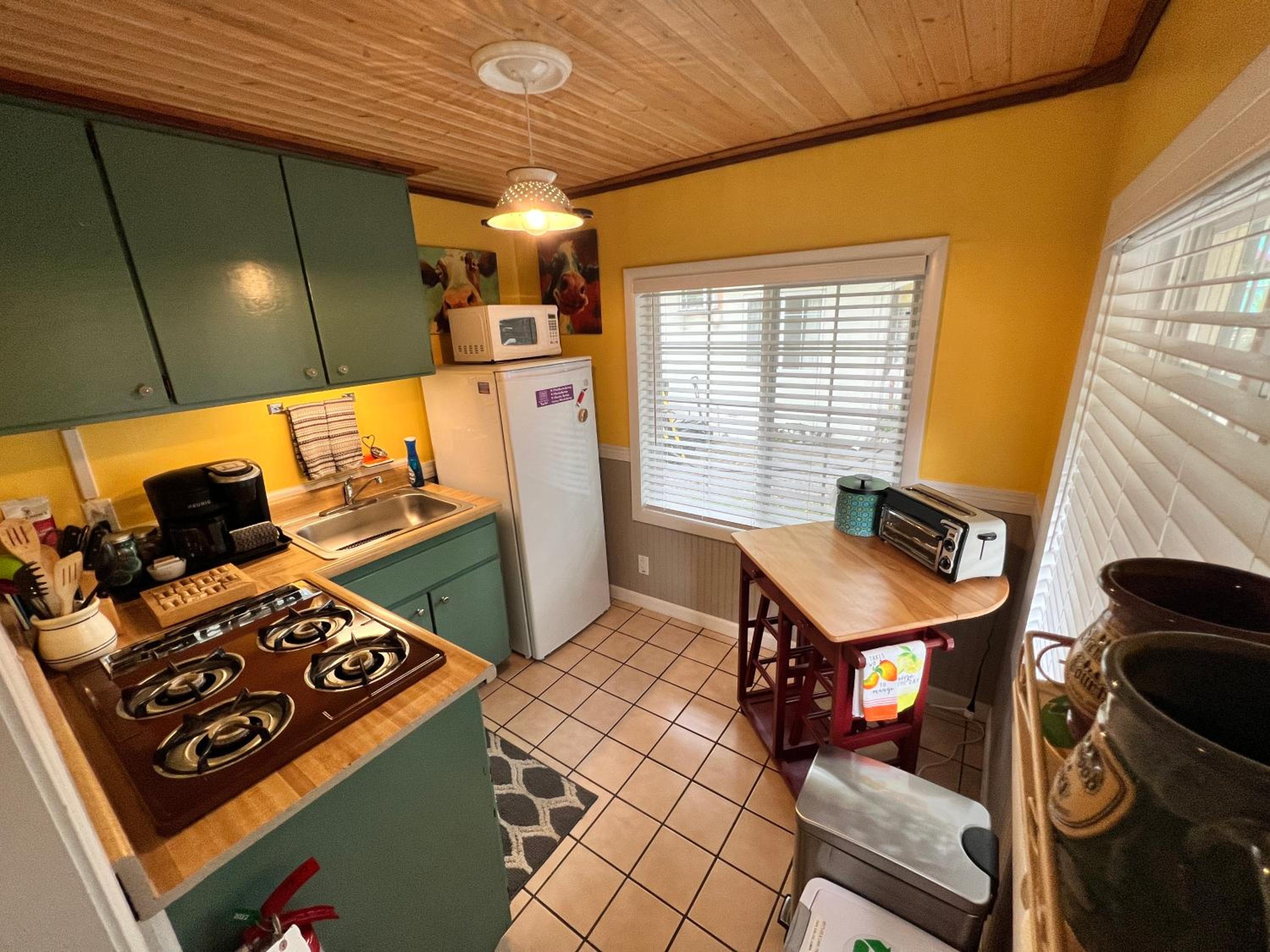 Sherwood Court Cottages & Guest Rooms
