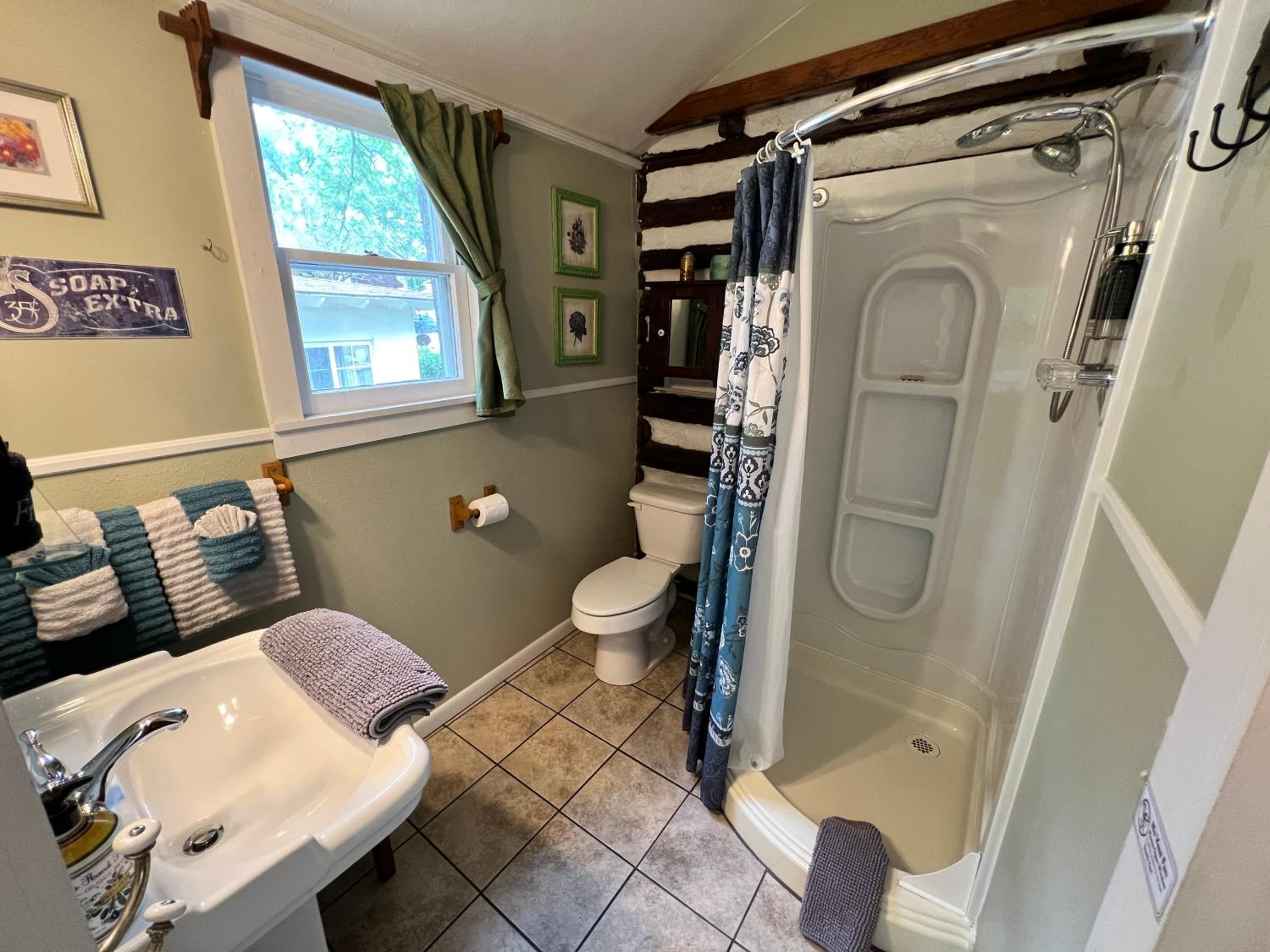 Sherwood Court Cottages & Guest Rooms
