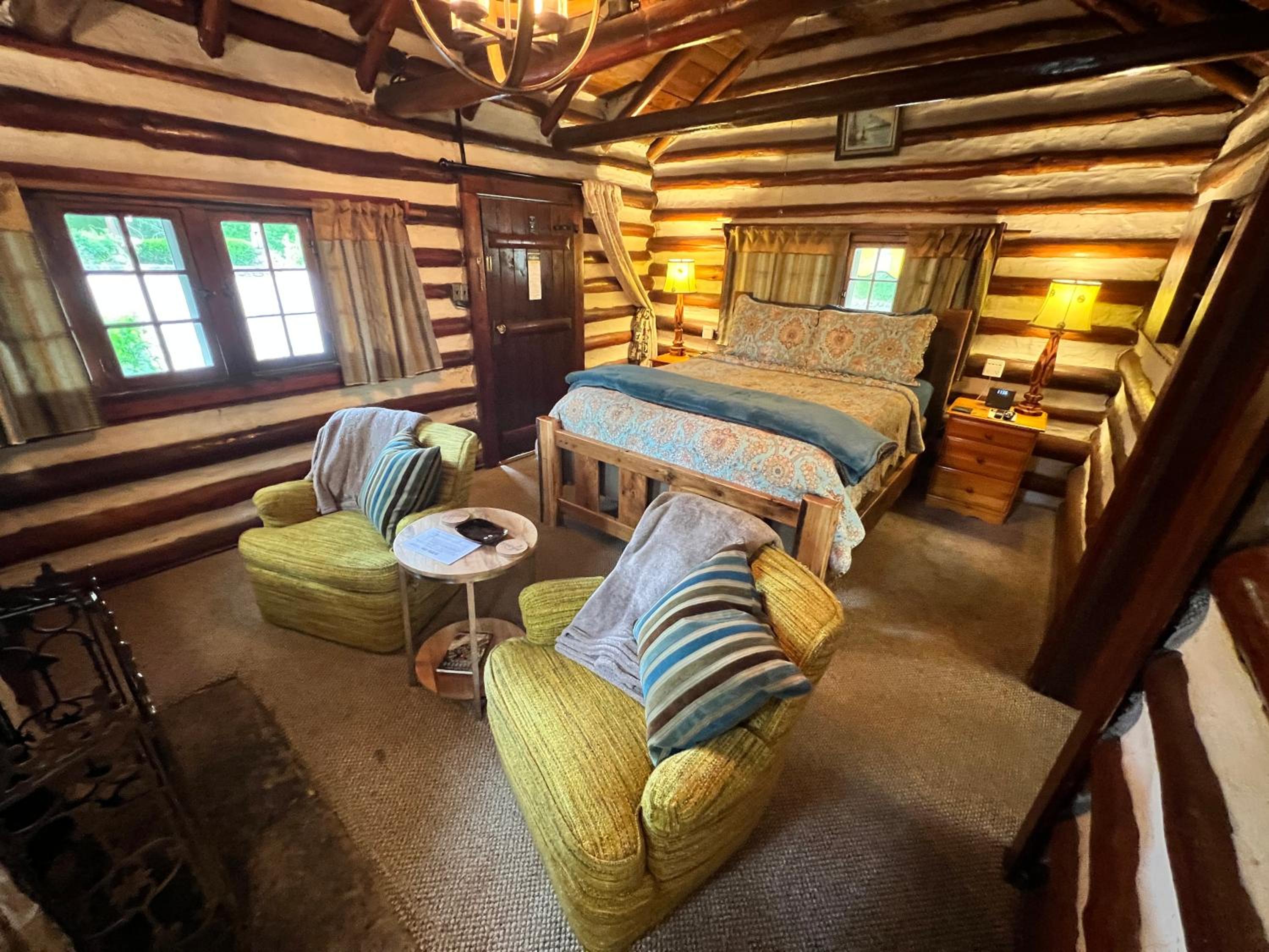 Sherwood Court Cottages & Guest Rooms