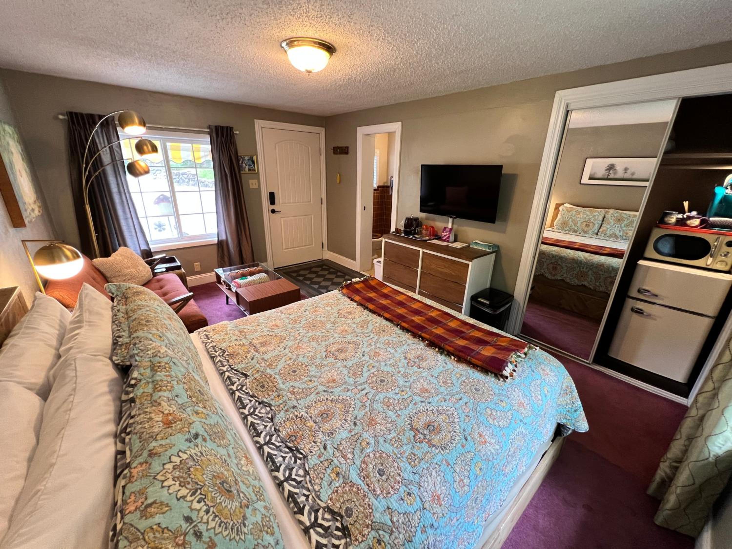 Sherwood Court Cottages & Guest Rooms