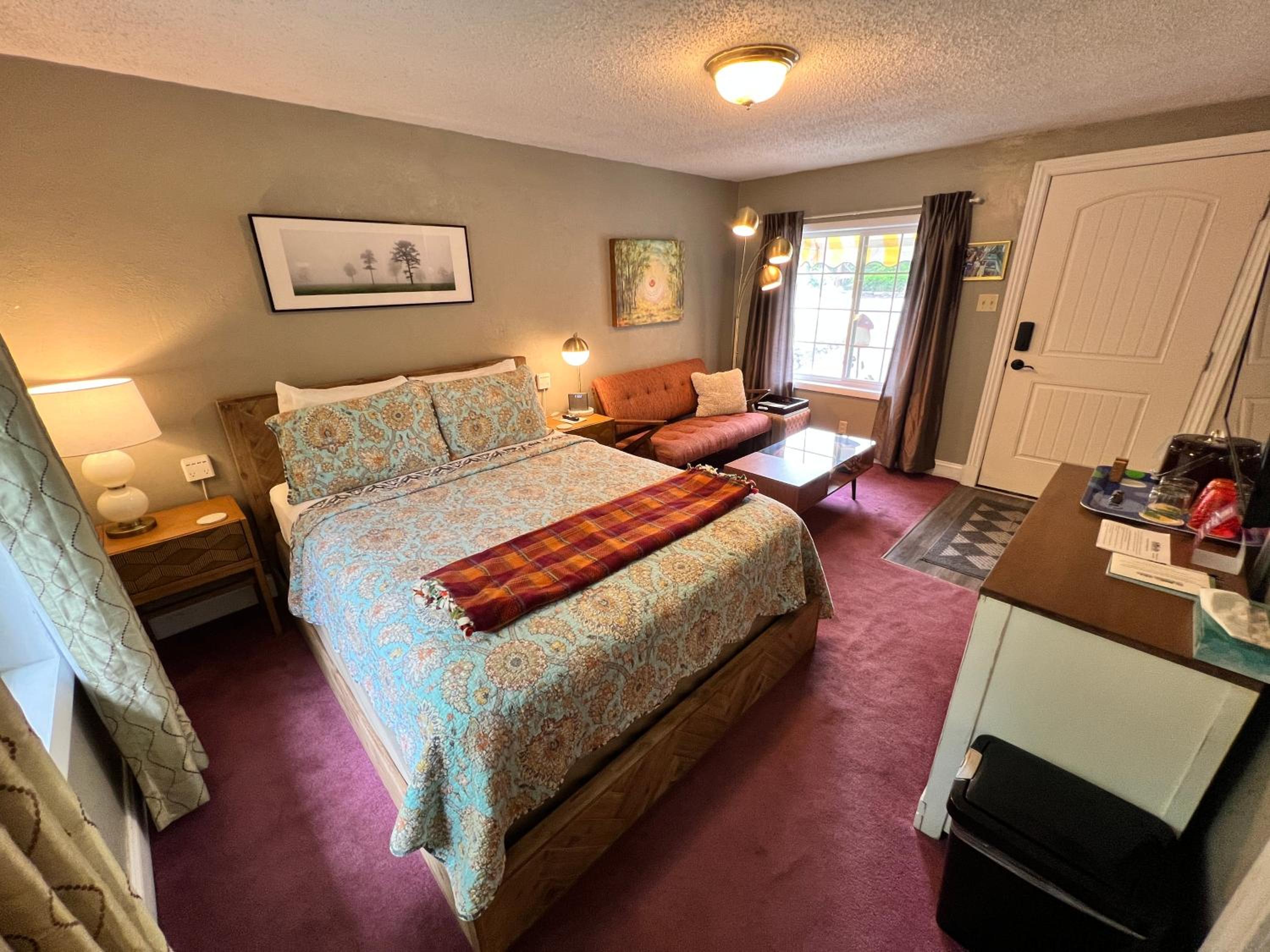 Sherwood Court Cottages & Guest Rooms