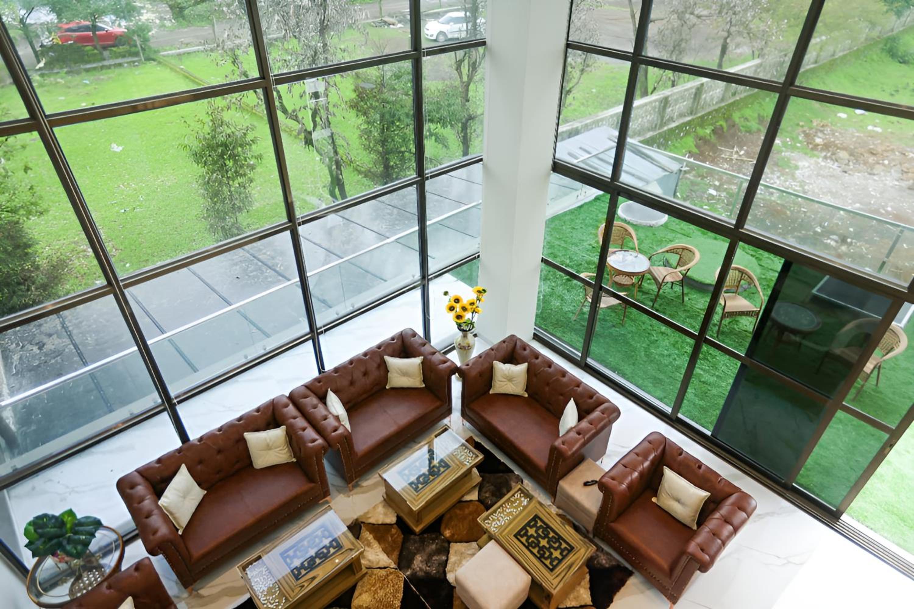 Luxury 6BHK Heated Pool Discotheque Villa in Igatpuri view 2
