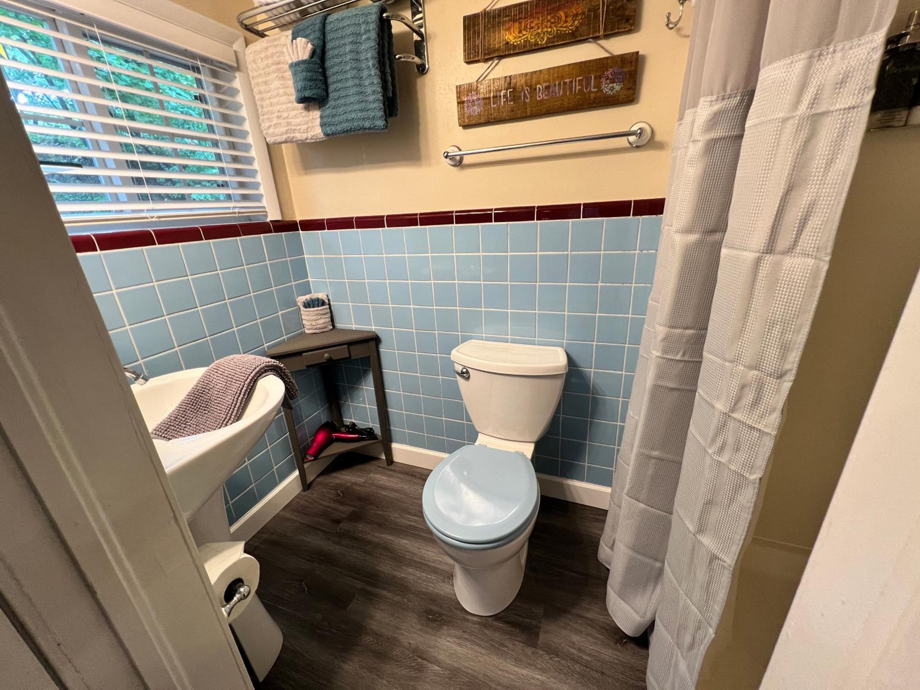 Sherwood Court Cottages & Guest Rooms
