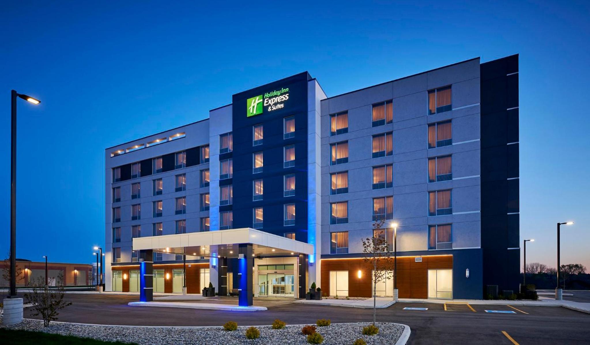 Hotel Holiday Inn Express & Suites Windsor East - Lakeshore, an IHG Hotel - Image 1