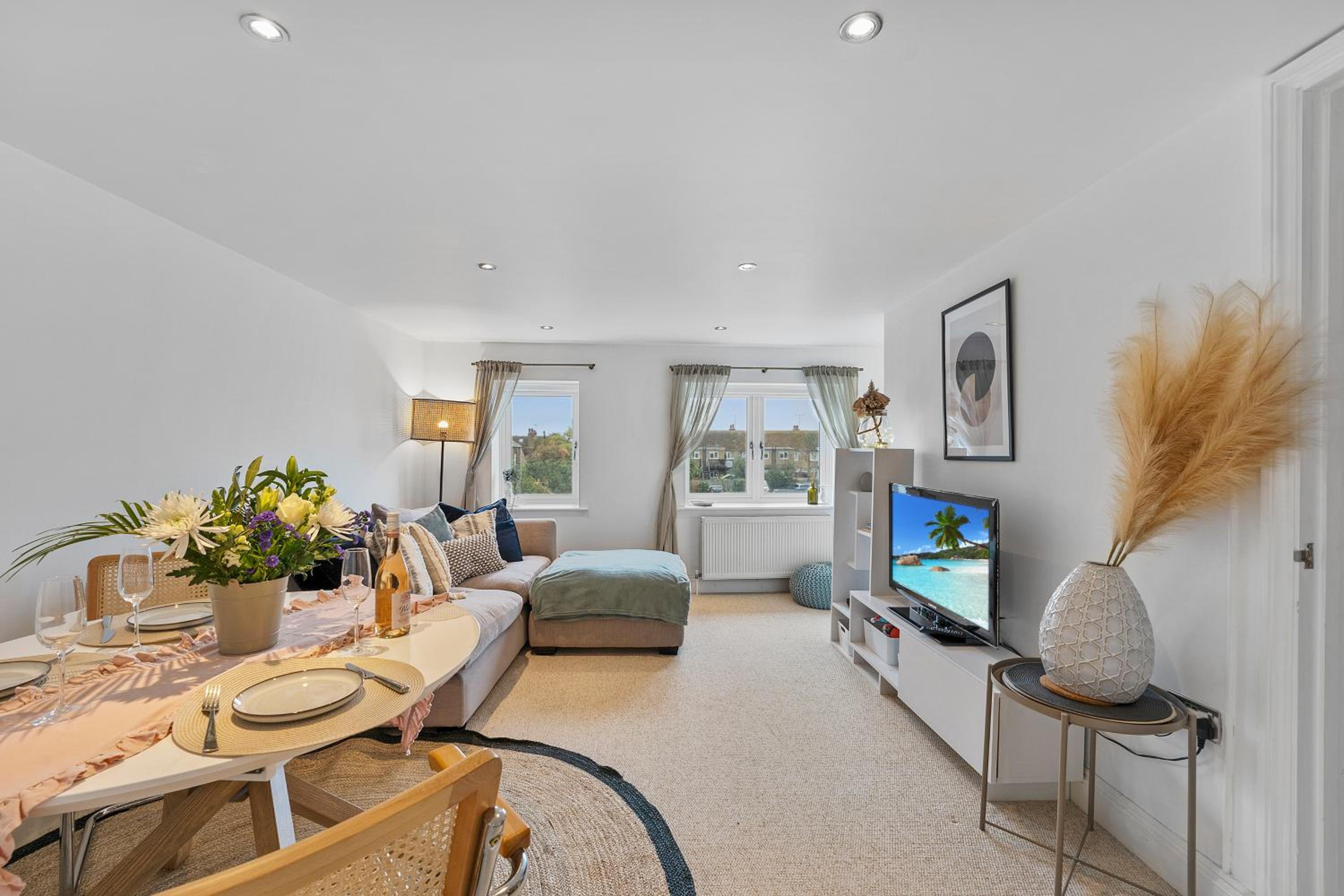 Summer in Whitstable is calling! Central home minutes walk from the high street, beach and harbour, dog friendly and stunning interors throughout view 4