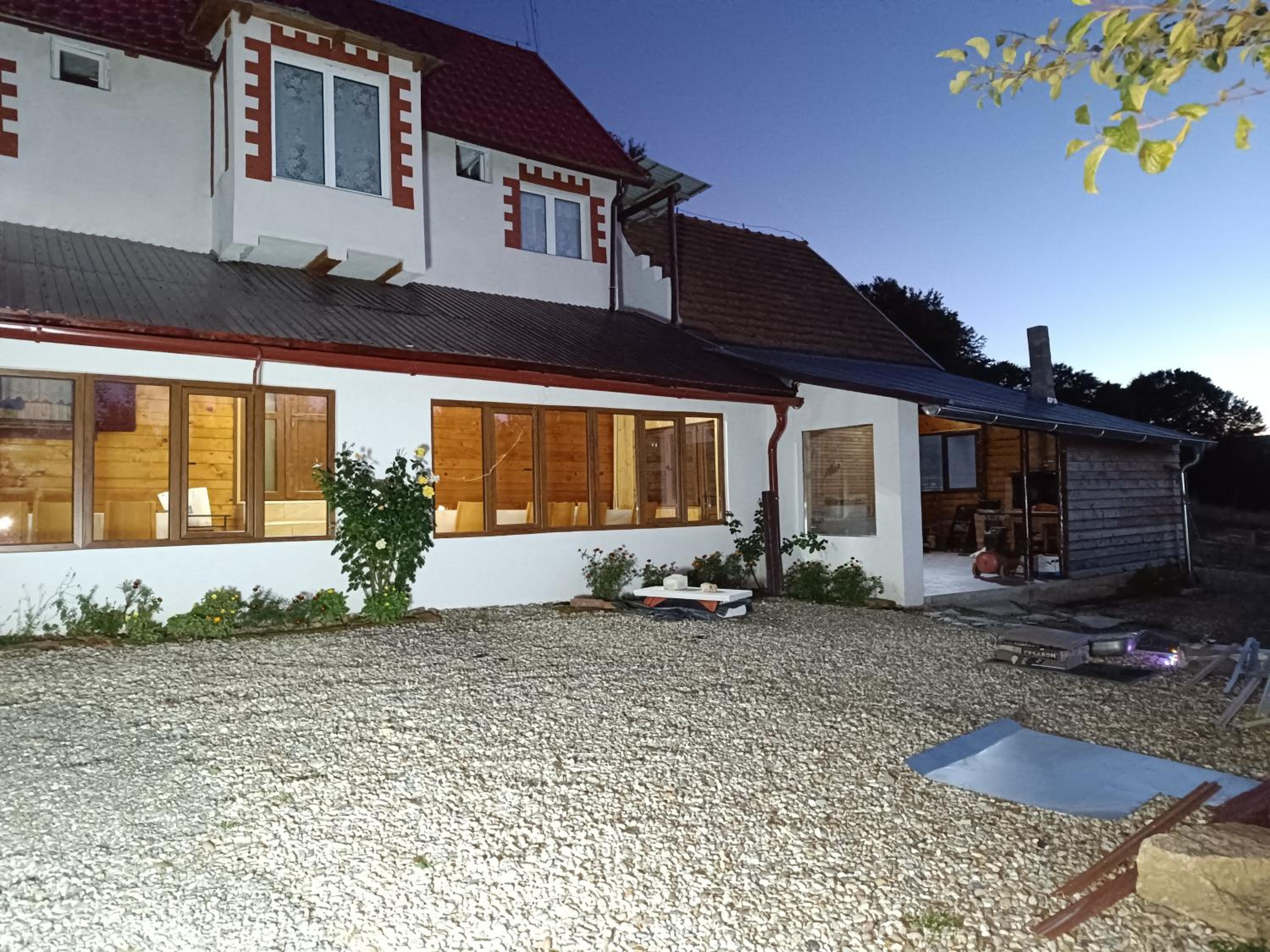 Cabana Ianoșiga view 2