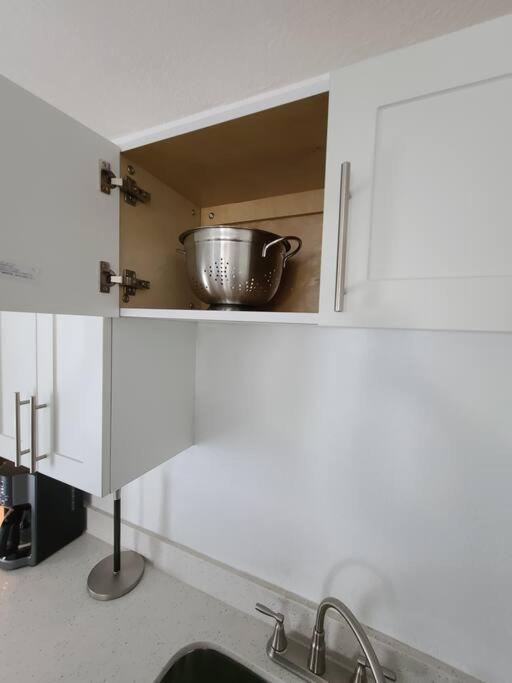 West Brickell APT #1 Free Parking-Family Friendly