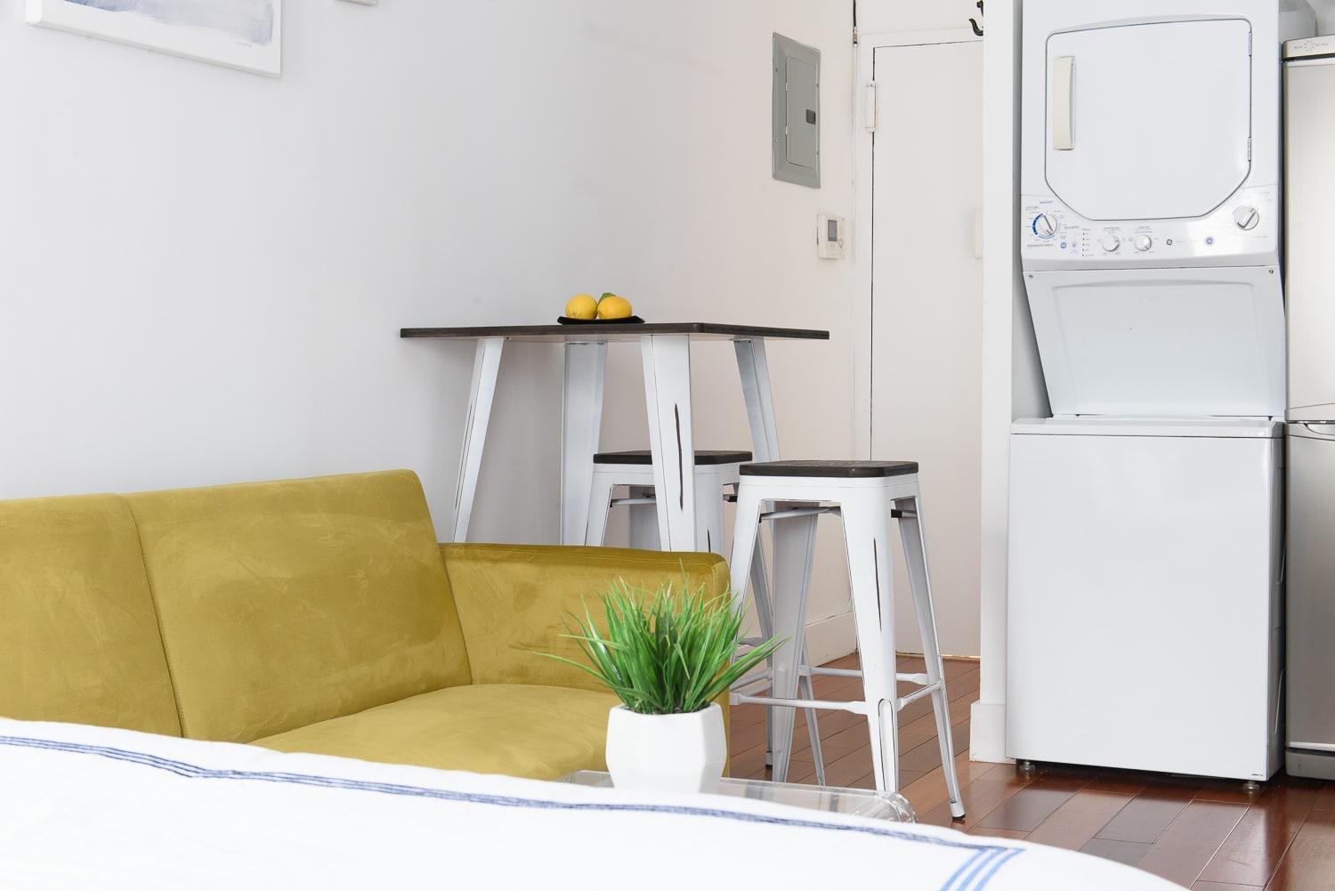 24-18 New Gramercy Studio W D in Unit Fully Reno