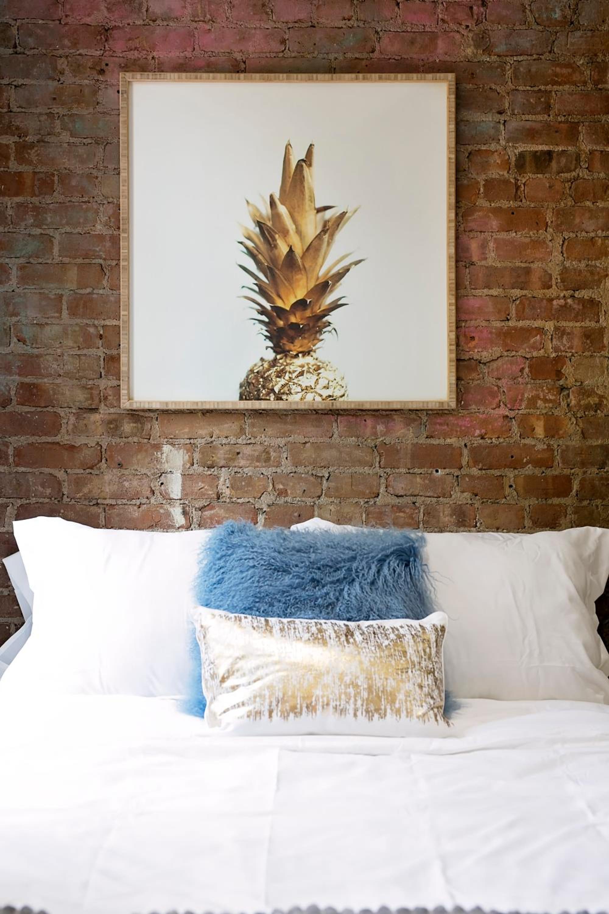 24-6 Gramercy area Newly reno Studio W D in unit