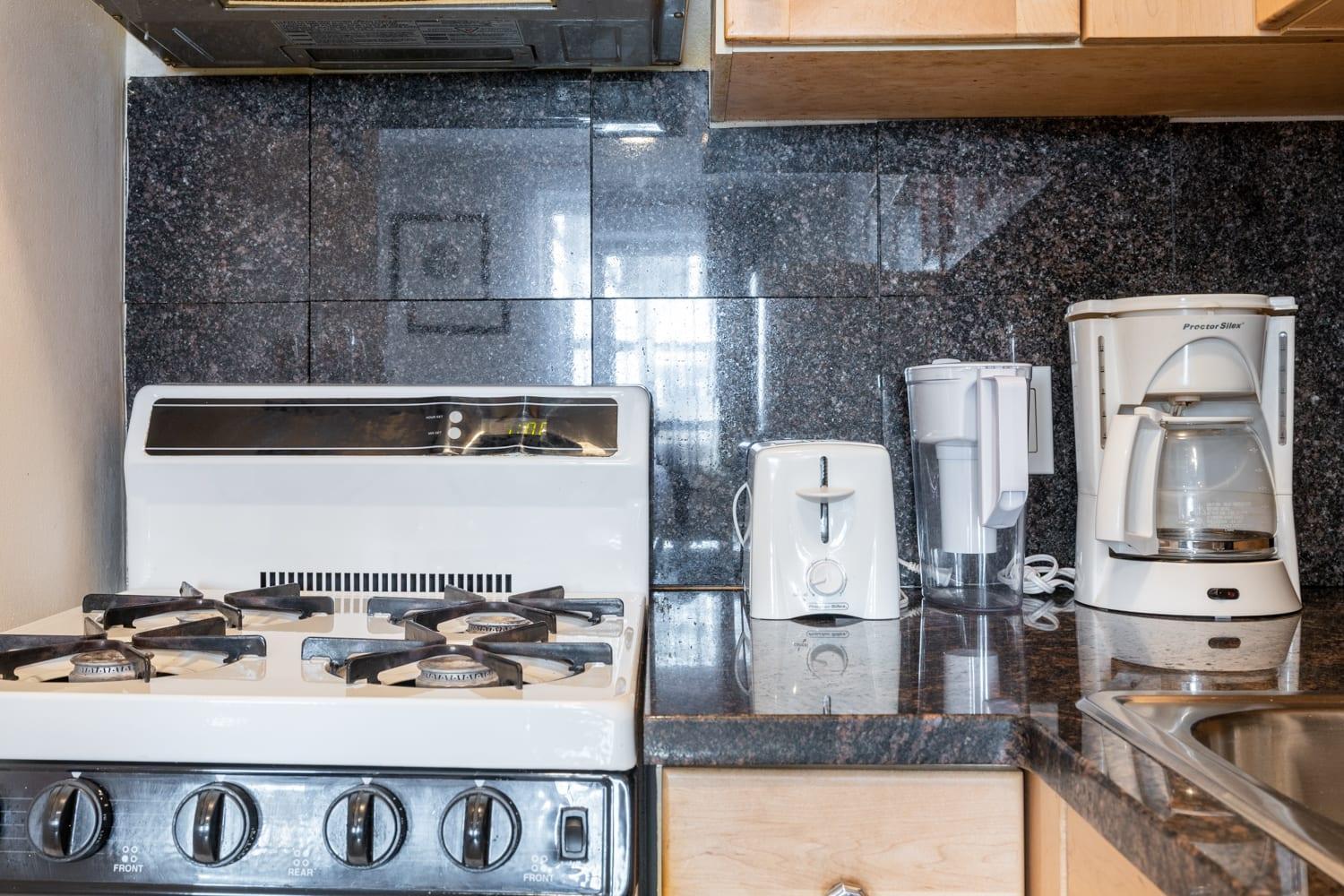 350-GA Spacious Studio Gramercy Sleeps3
