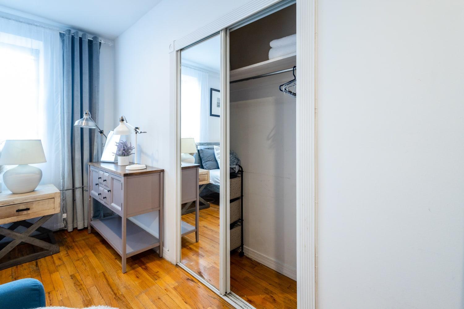 350-GA Spacious Studio Gramercy Sleeps3