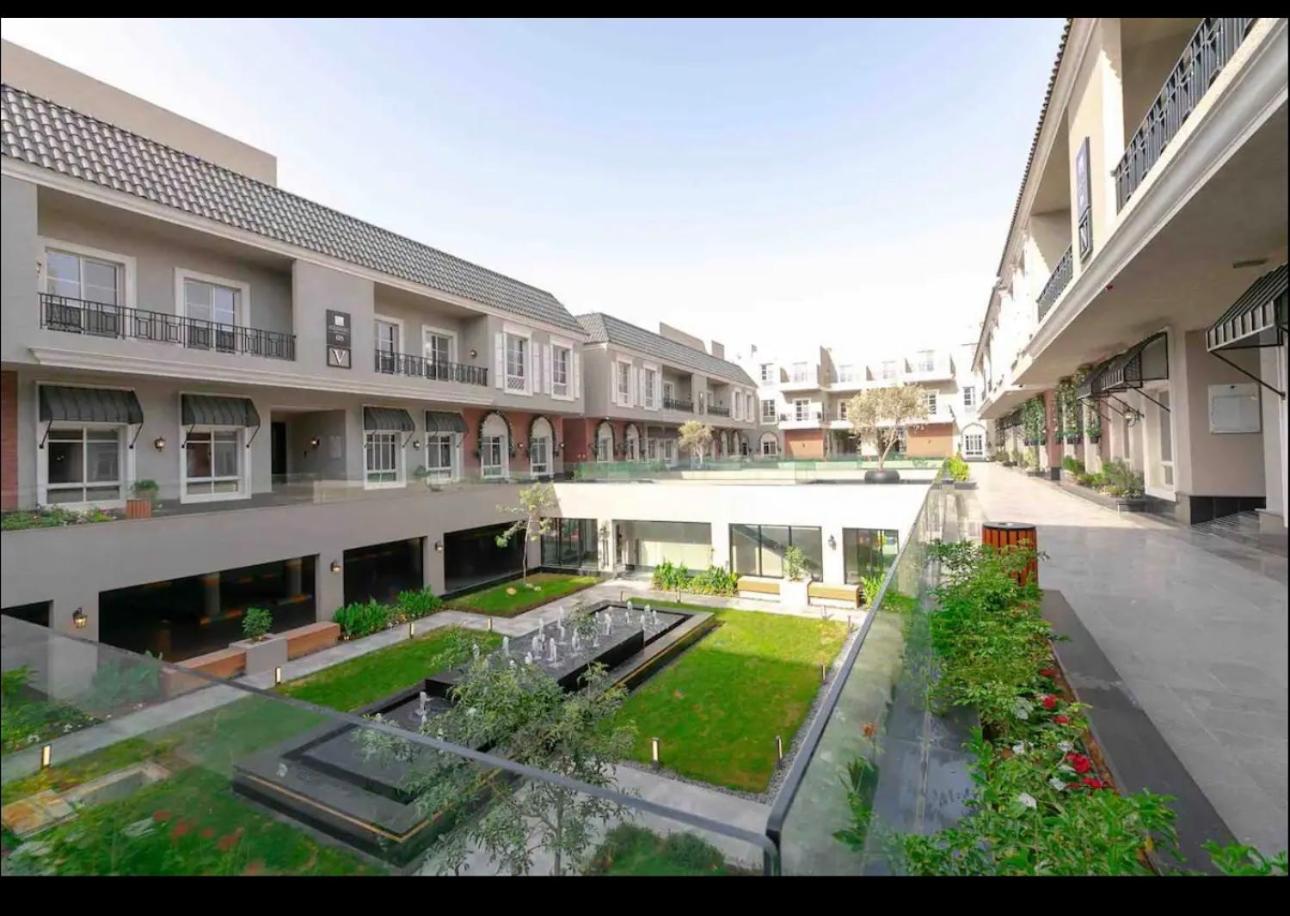 great luxary apt in almajdeah with roof