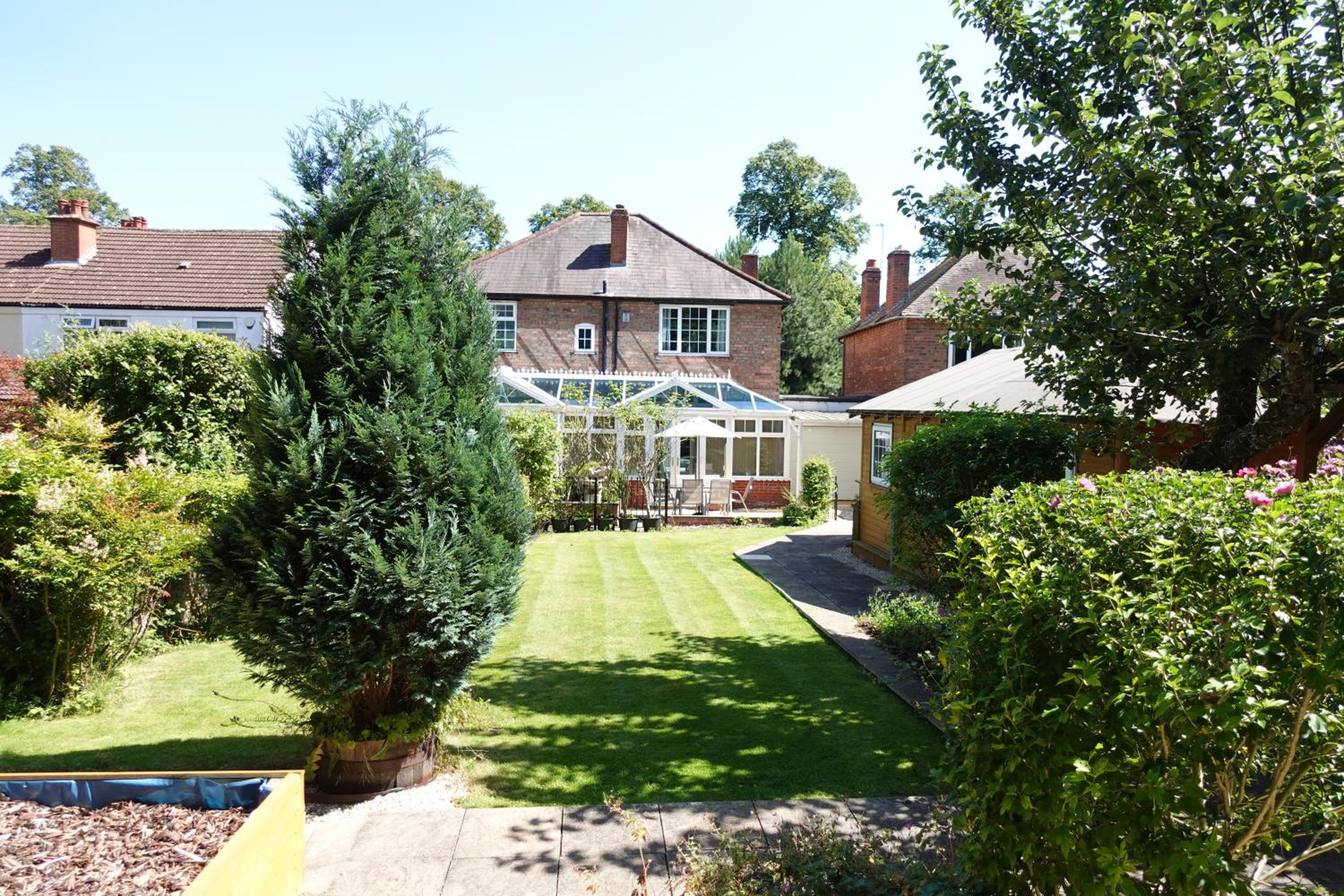 Huge 9 Bed Property Sleeps 17, Near NEC, City Centre, HS2 view 3