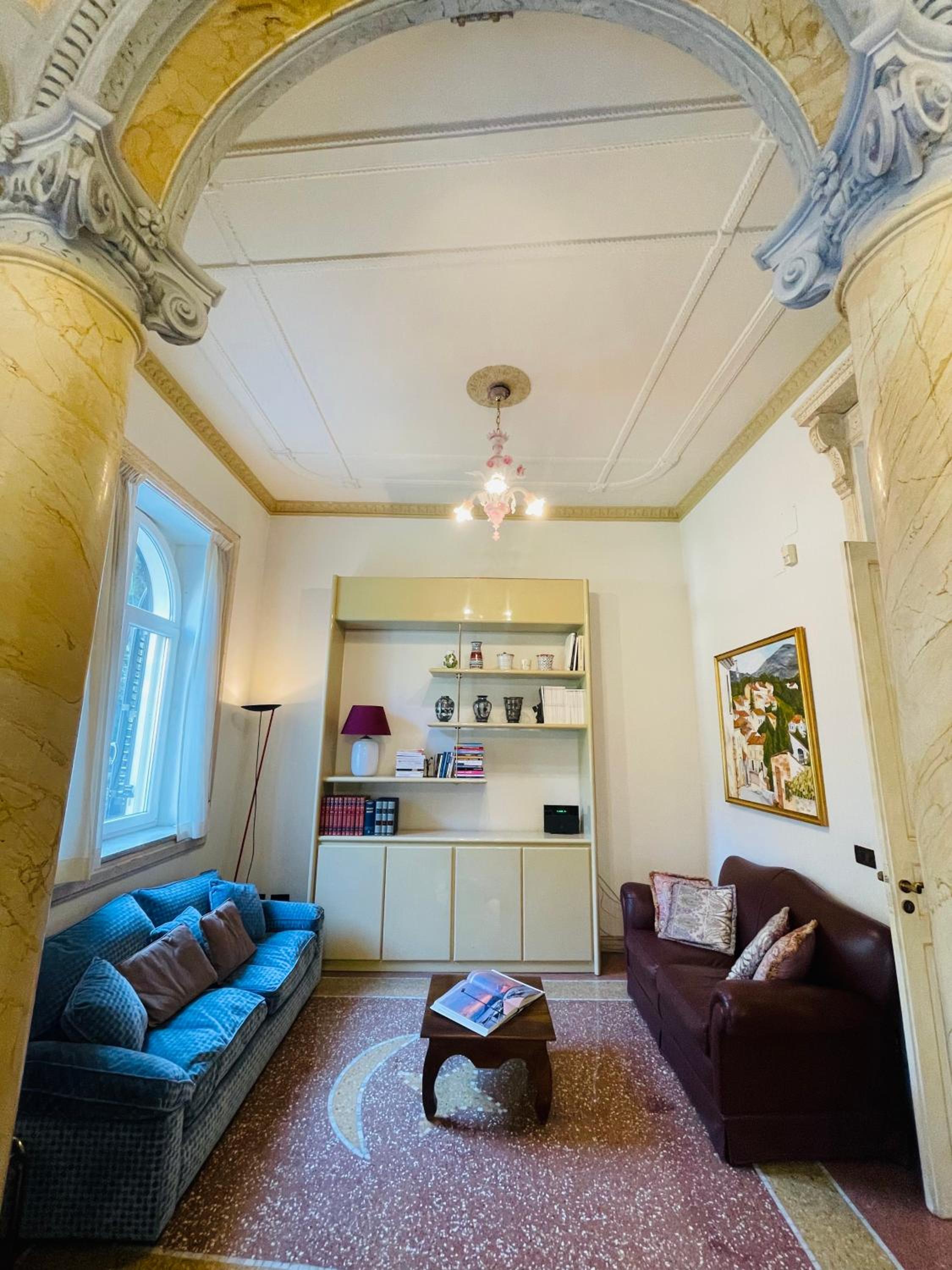 Liberty Palace - your villa in the city center view 2