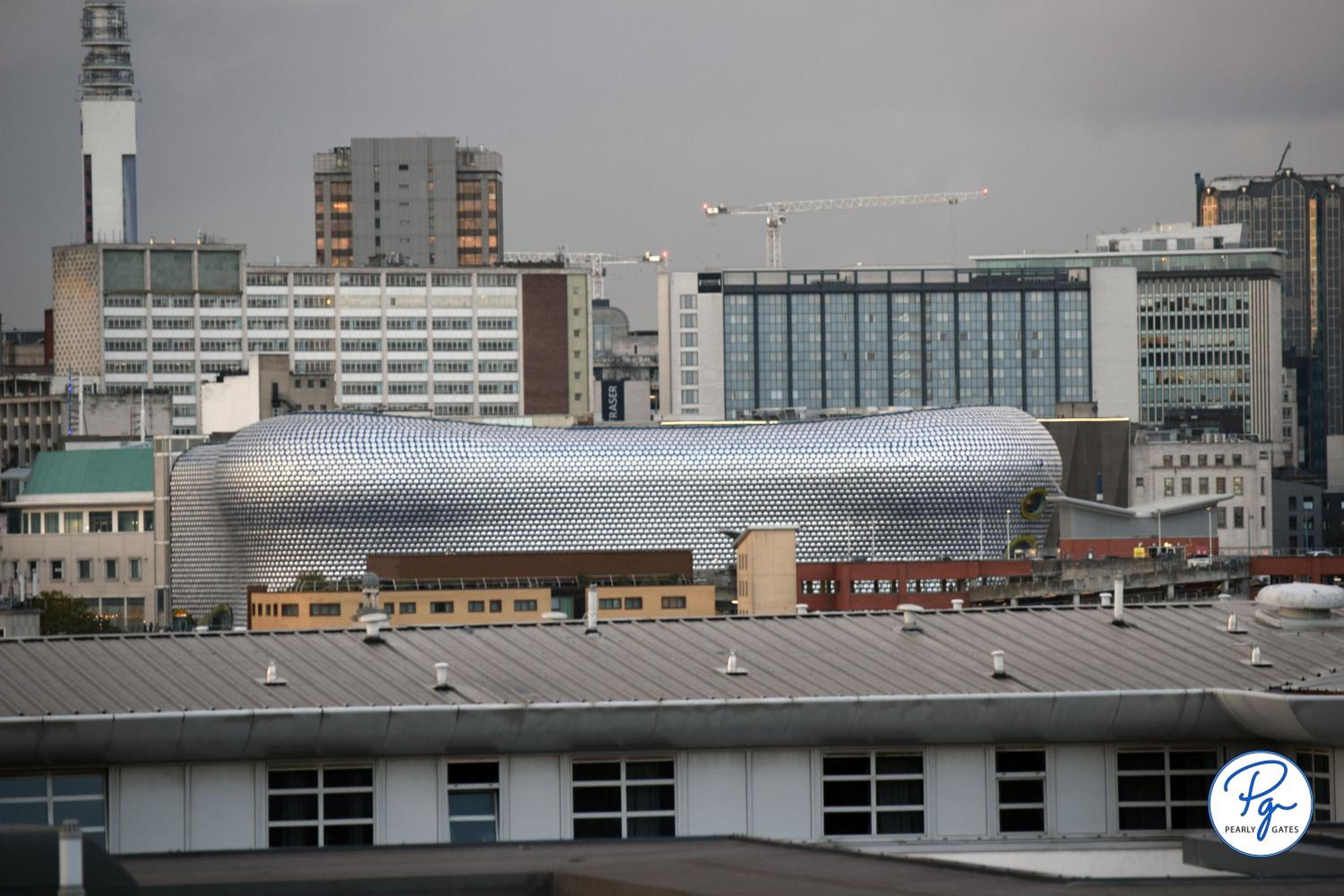 Penthouse - Amazing City Skyline Views - Balcony - FREE extra 2 hours - FREE Parking - Utilita Arena - Bullring Shopping - New St Station- Super King Size  view 4