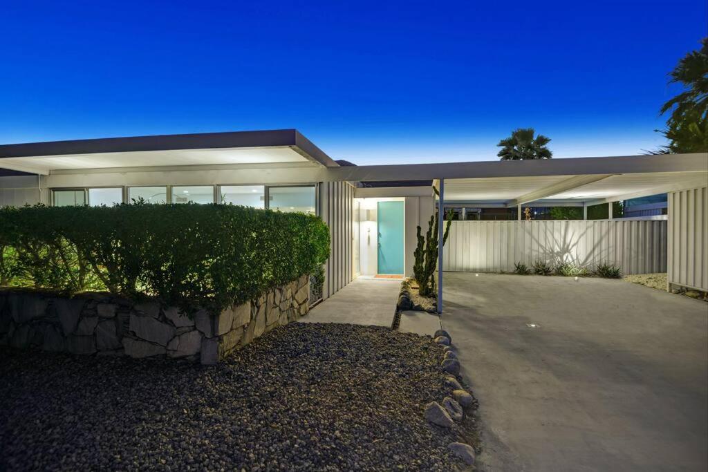 Hotel Wexler Steel House #4 - Pool Spa and Grand Piano - Image 1