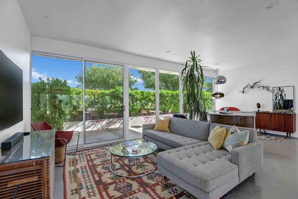 Wexler Steel House #4 - Pool Spa and Grand Piano view 3