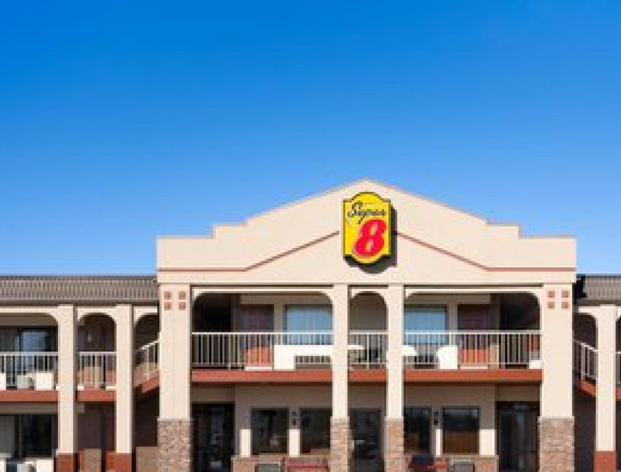 Wytheville Vacations - Super 8 by Wyndham Wytheville - Property Image 39