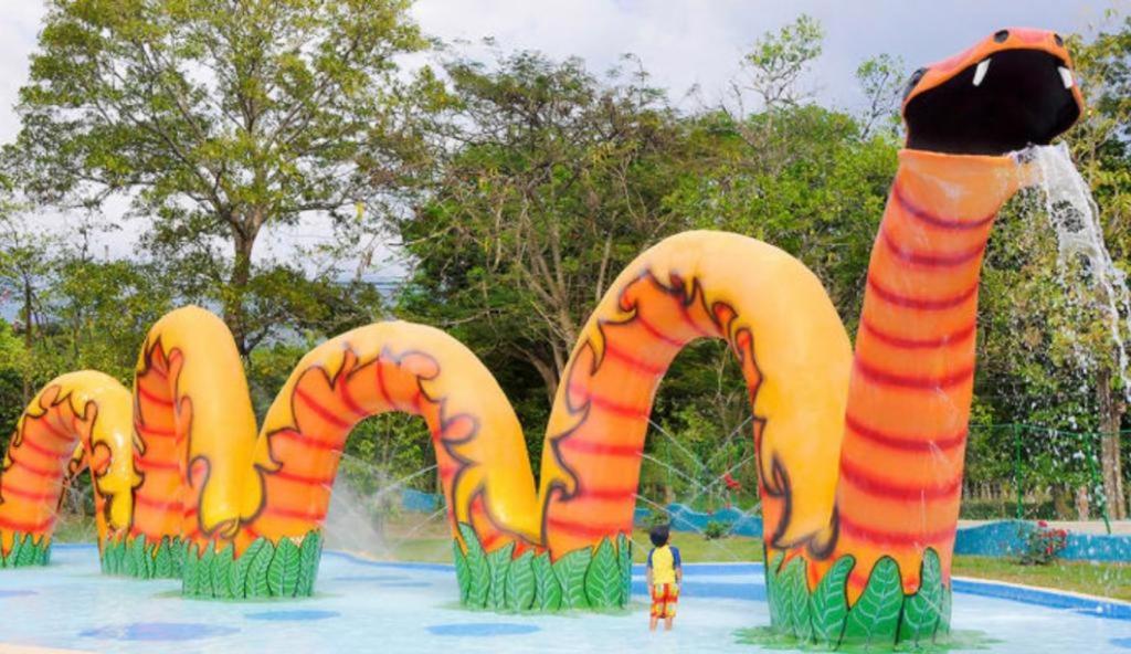 occidente colonial santa fe de Antioquia tipo resort Aparta sol tobogán kanaloa parque acuático