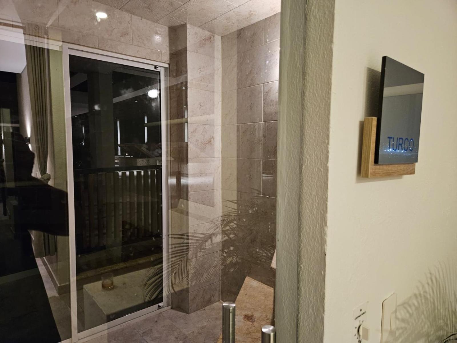 Apartamento con jacuzzi privado, vista al mar, sector exclusivo