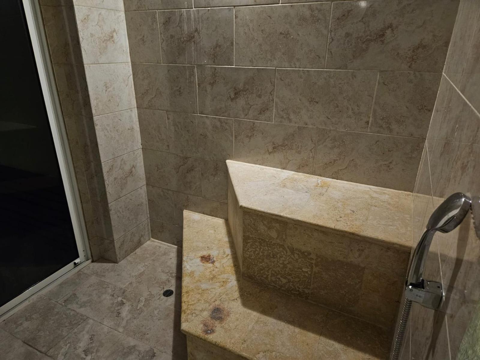 Apartamento con jacuzzi privado, vista al mar, sector exclusivo
