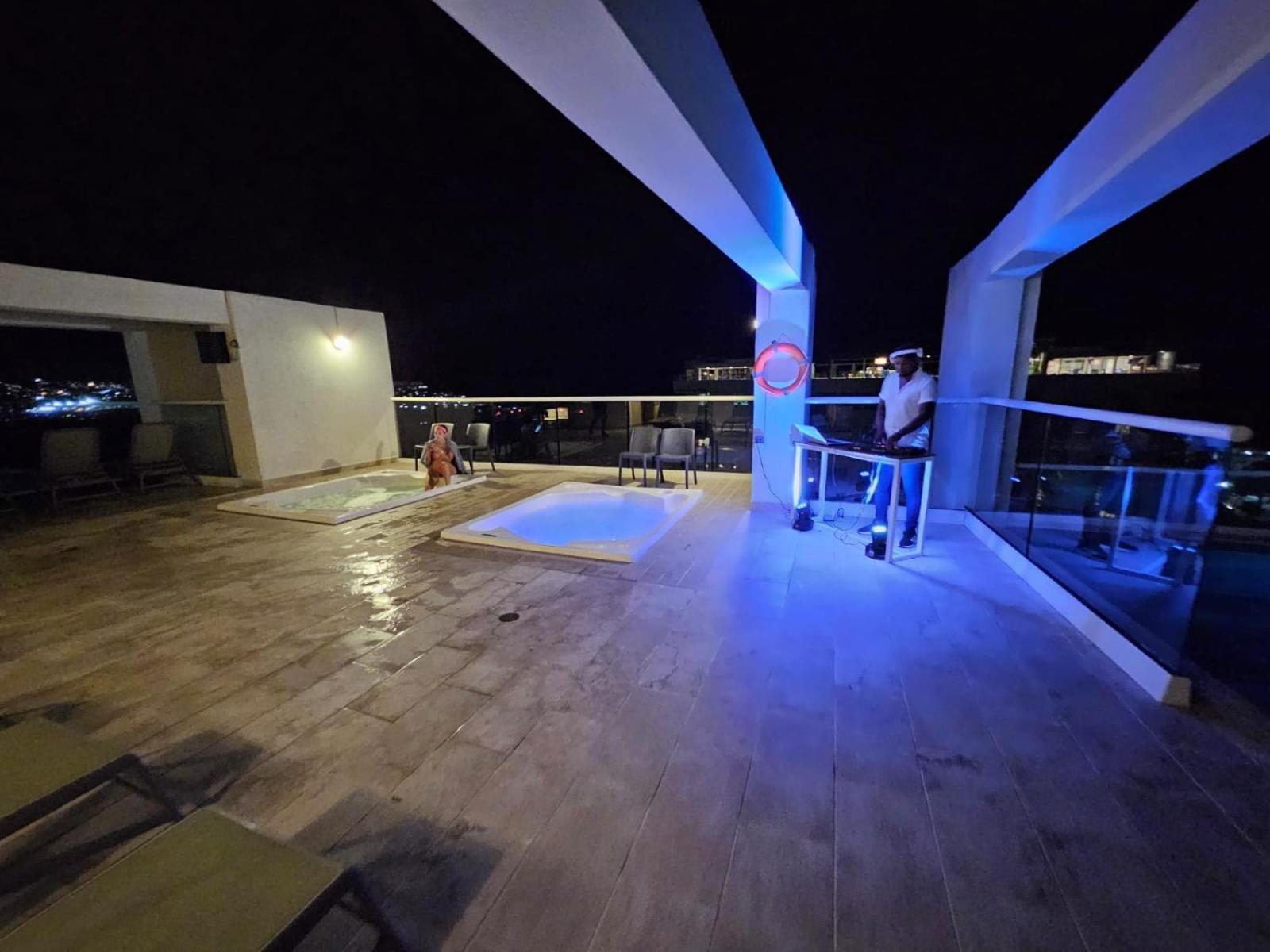 Apartamento con jacuzzi privado, vista al mar, sector exclusivo